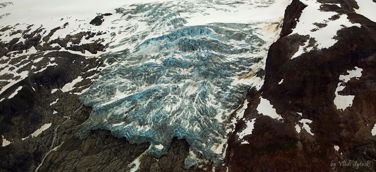 flying-over-glacier-3