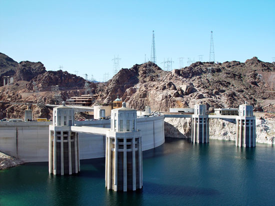 Hoover-Dam-and-lake