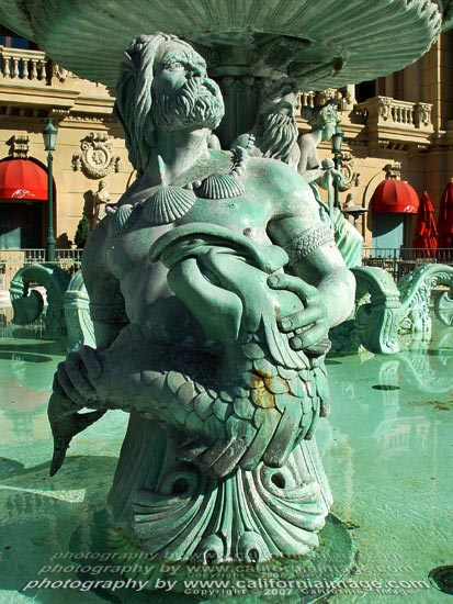 Paris-Las-Vegas-poseidon