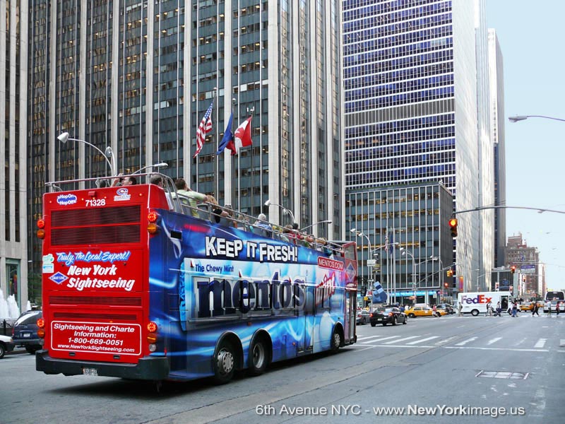 New-York-6-Ave-Tourbus-NYC
